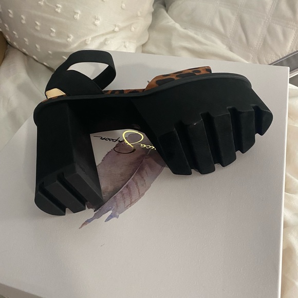 *SOLD* Jesica Simpson platform shoe - Picture 8 of 8